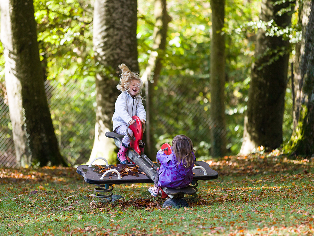 Wippe im Montessori Kindergarten